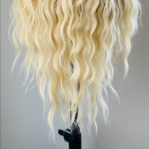 Long Gorgeous Blonde Lace Front Synthetic Wig for Everyday Wear or Events - Picture 14 of 14